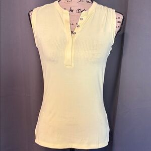 Elegant yellow Sleeveless Tank Top